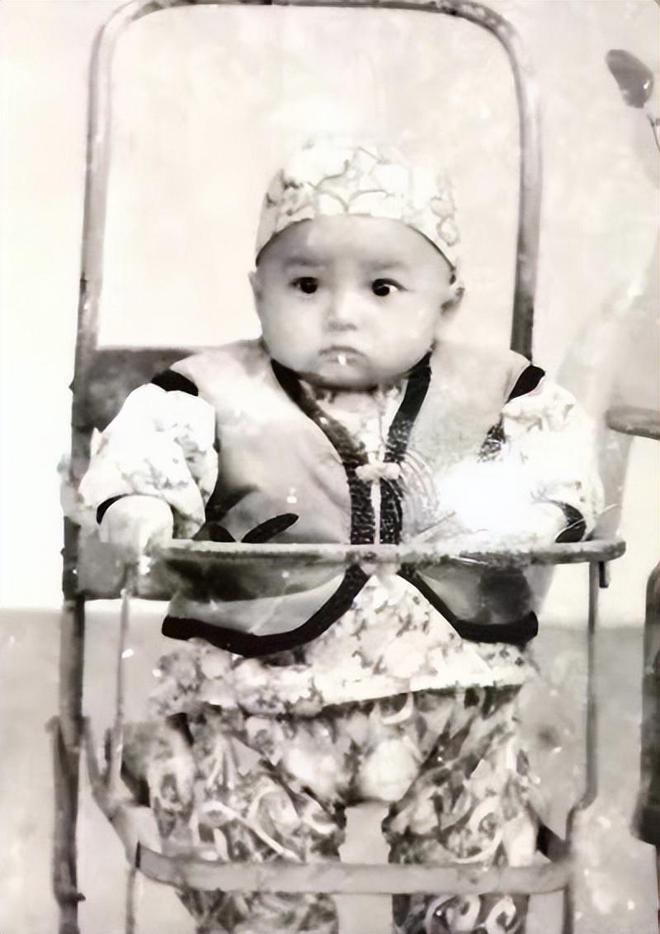 的李维嘉终于凭借马上“干一切”回归！九游会j9登陆一出场就爆梗！消失多年(图6)