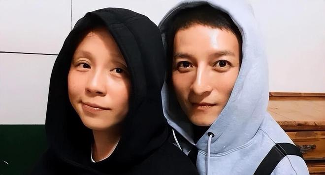 岁李维嘉由主持到“精神障碍”令人惋惜j9九游会登录财富再丰厚也难解忧48(图6)